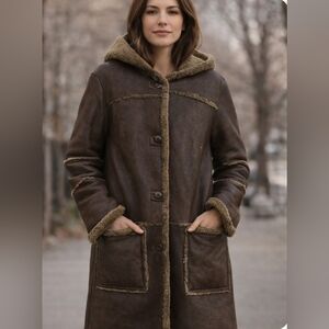 Genuine  Leather Sheerling Coat. Brown Color. EUC Like New. Size S/M.Very Warm